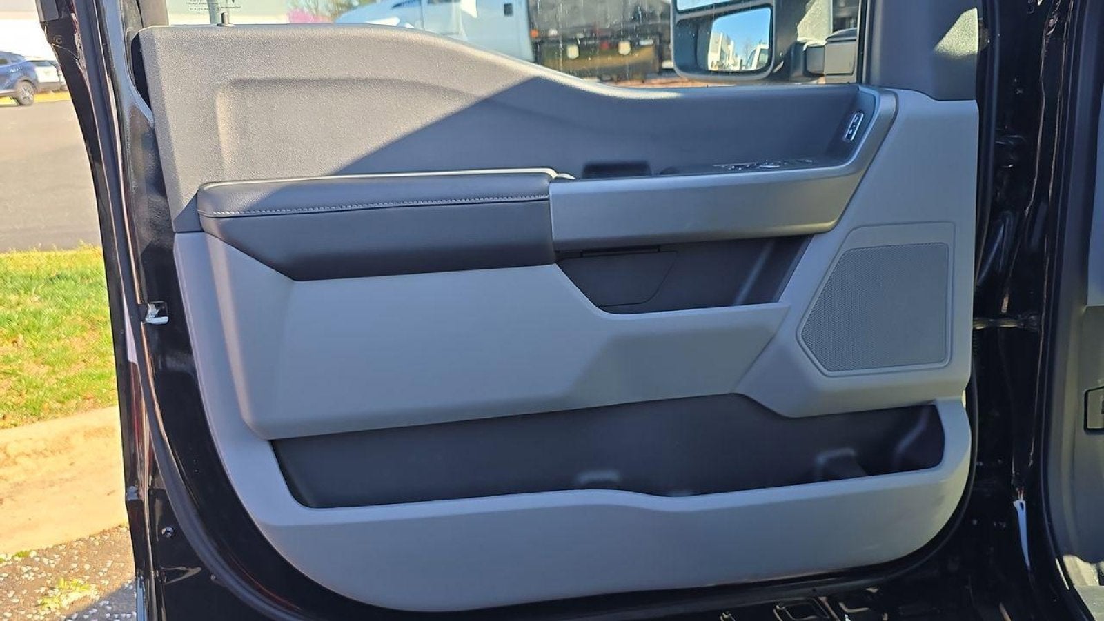 2025 Ford F-550SD XLT Roll Back