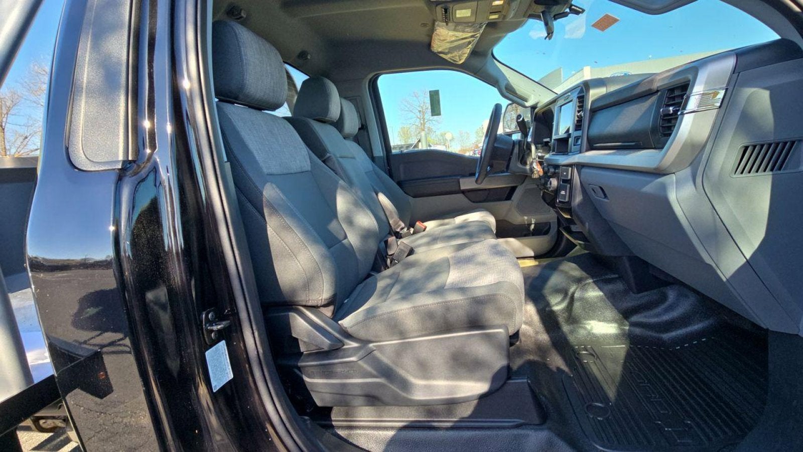 2025 Ford F-550SD XLT Roll Back