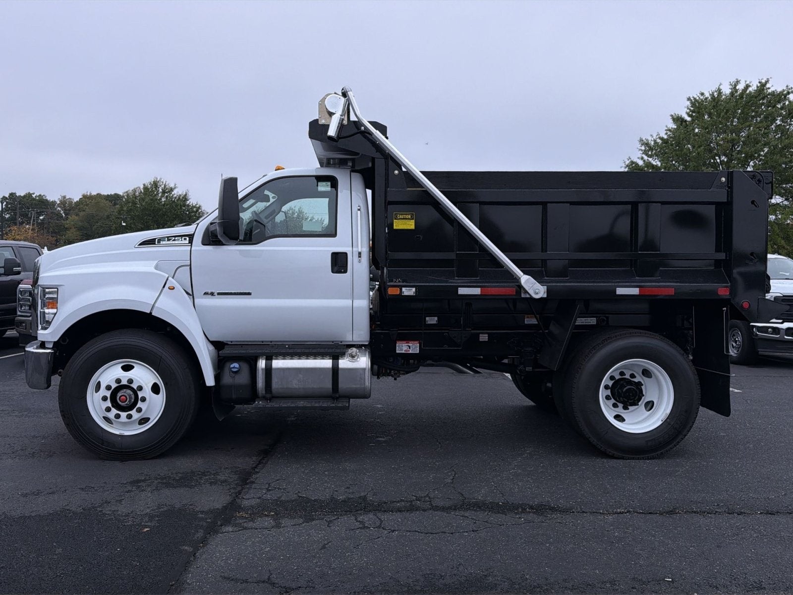 2027 Ford F-750 Contractor Dump Base