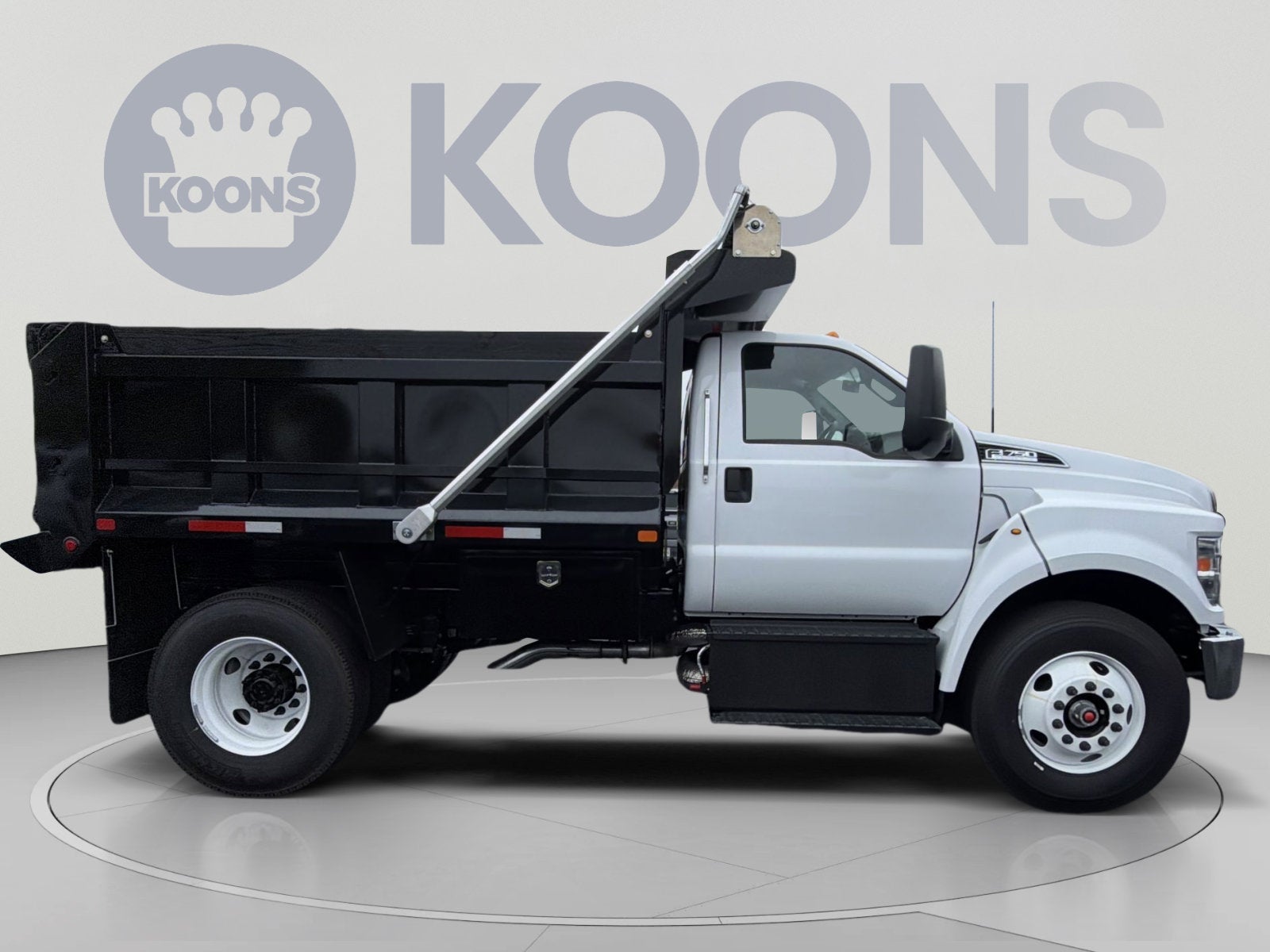 2027 Ford F-750 Contractor Dump Base