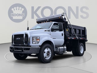 2027 Ford F-750SD Base