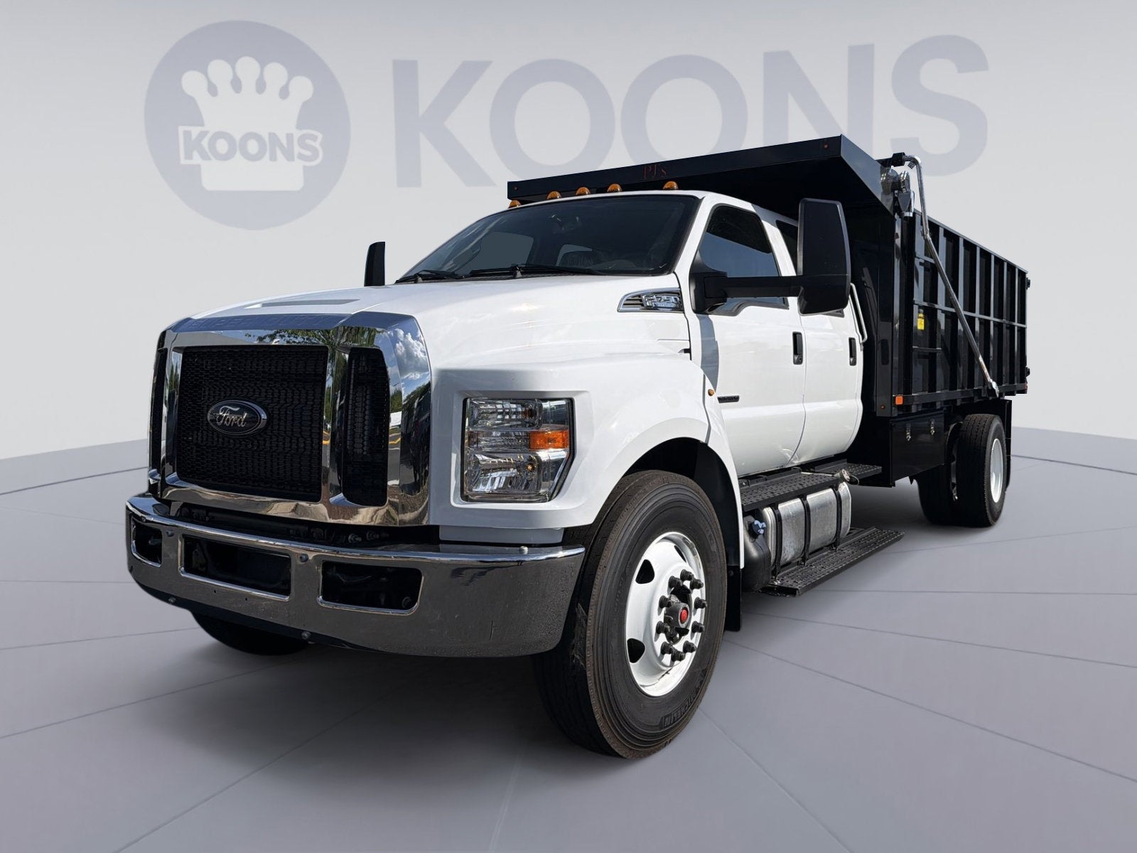 2027 Ford F-750SD Landscape Dump Base