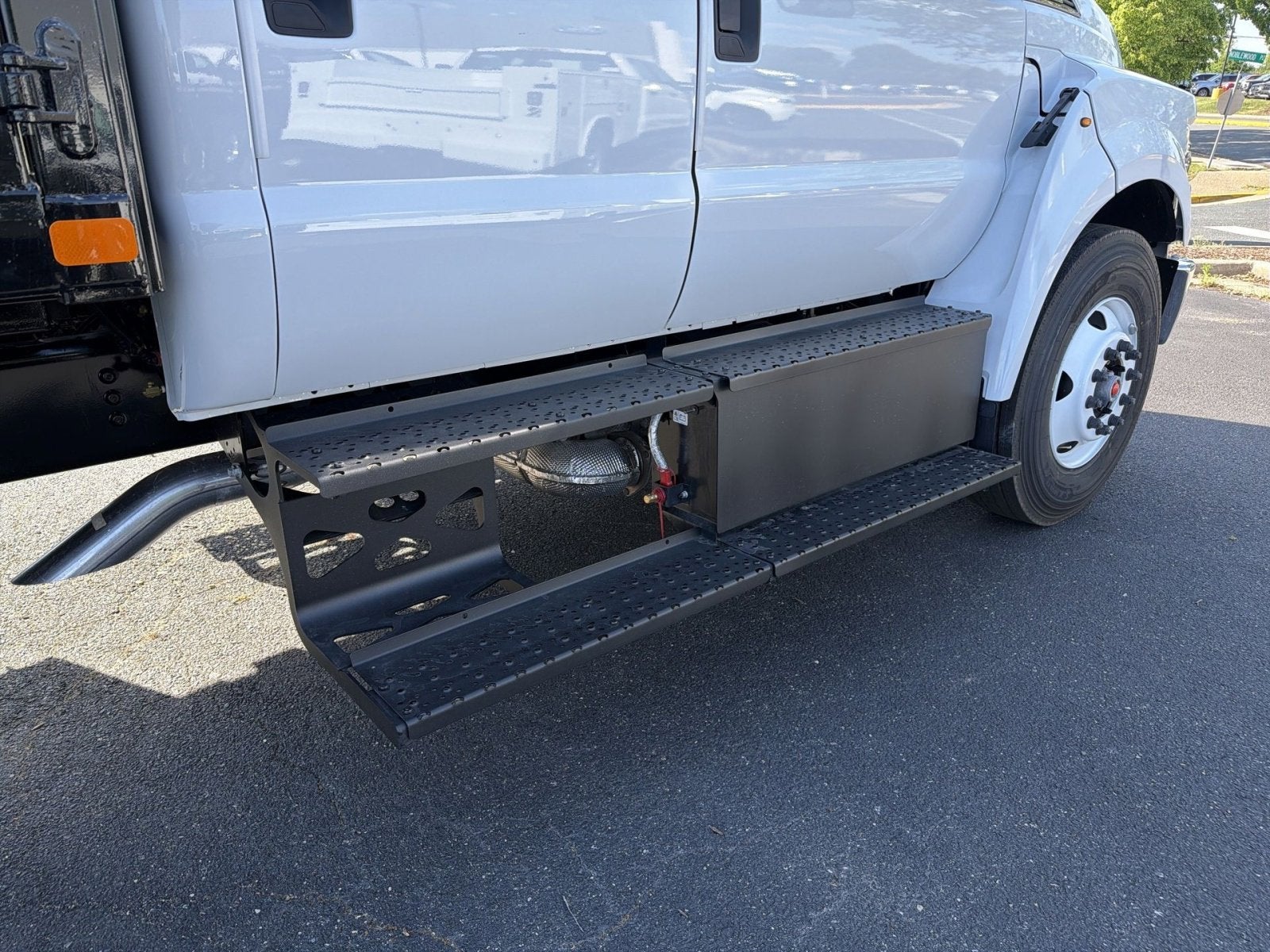 2027 Ford F-750SD Landscape Dump Base