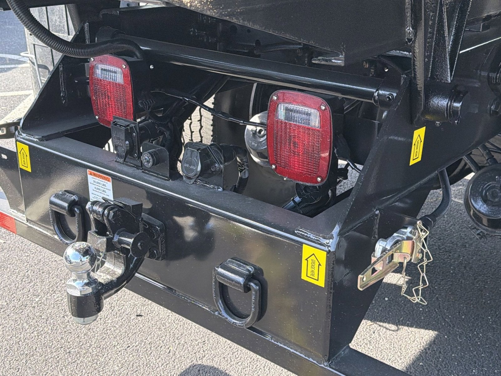 2027 Ford F-750SD Landscape Dump Base