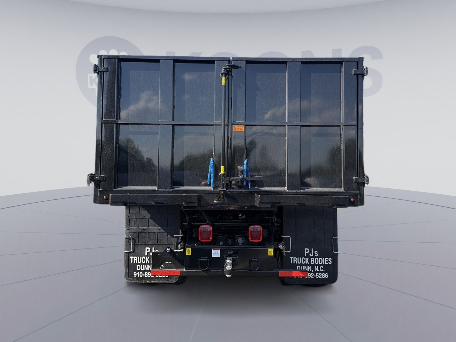 2027 Ford F-750SD Landscape Dump Base