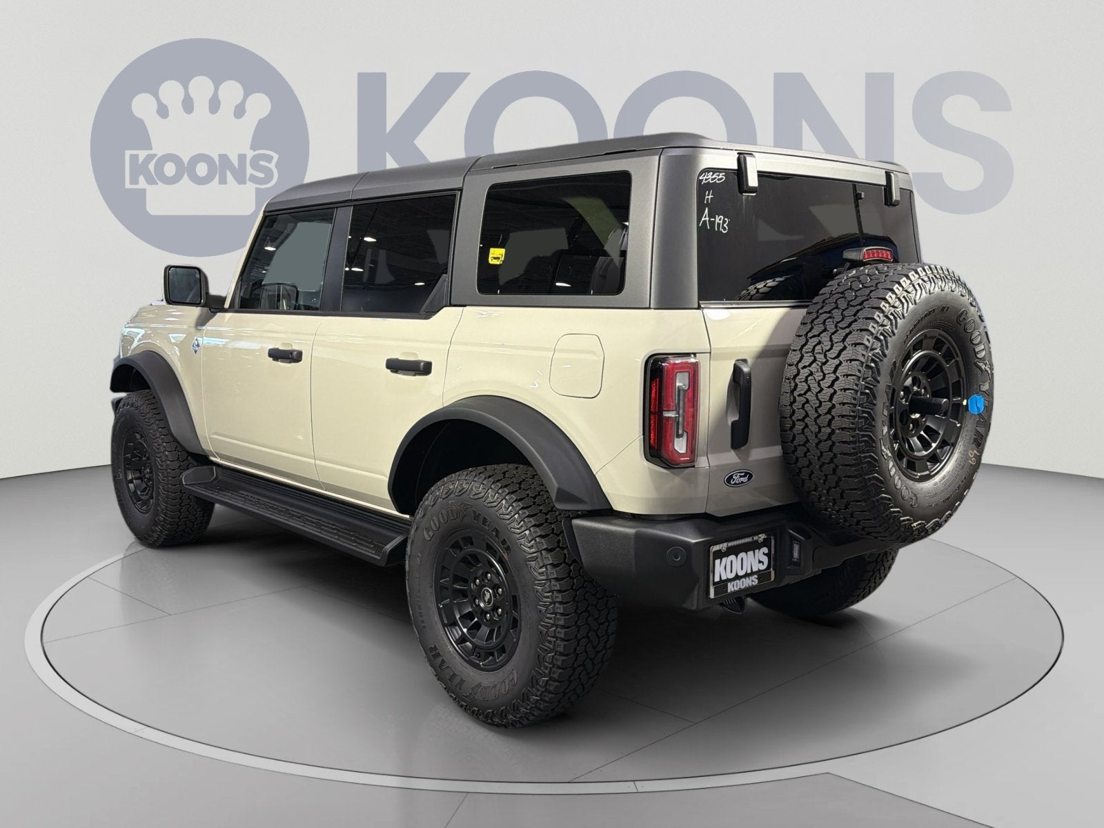 2026 Ford Bronco Outer Banks