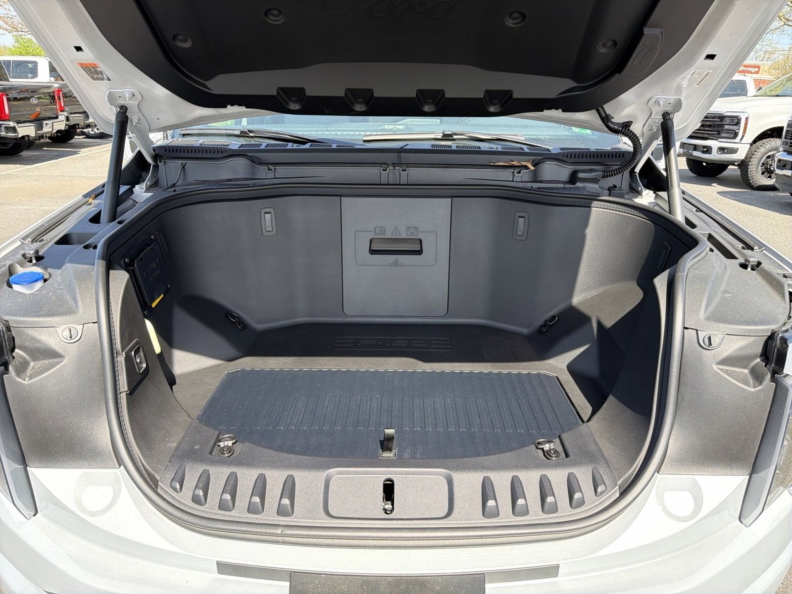 2025 Ford F-150 Lightning Lariat