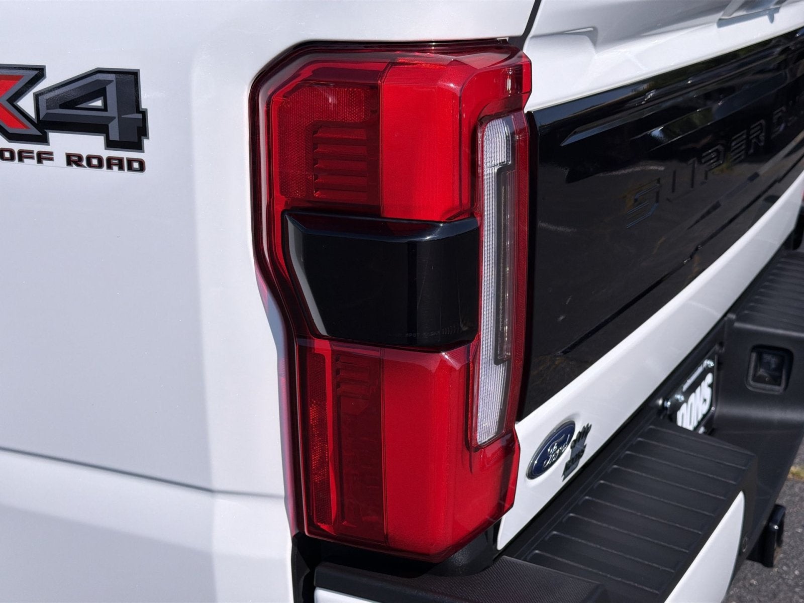 2025 Ford F-350SD Platinum