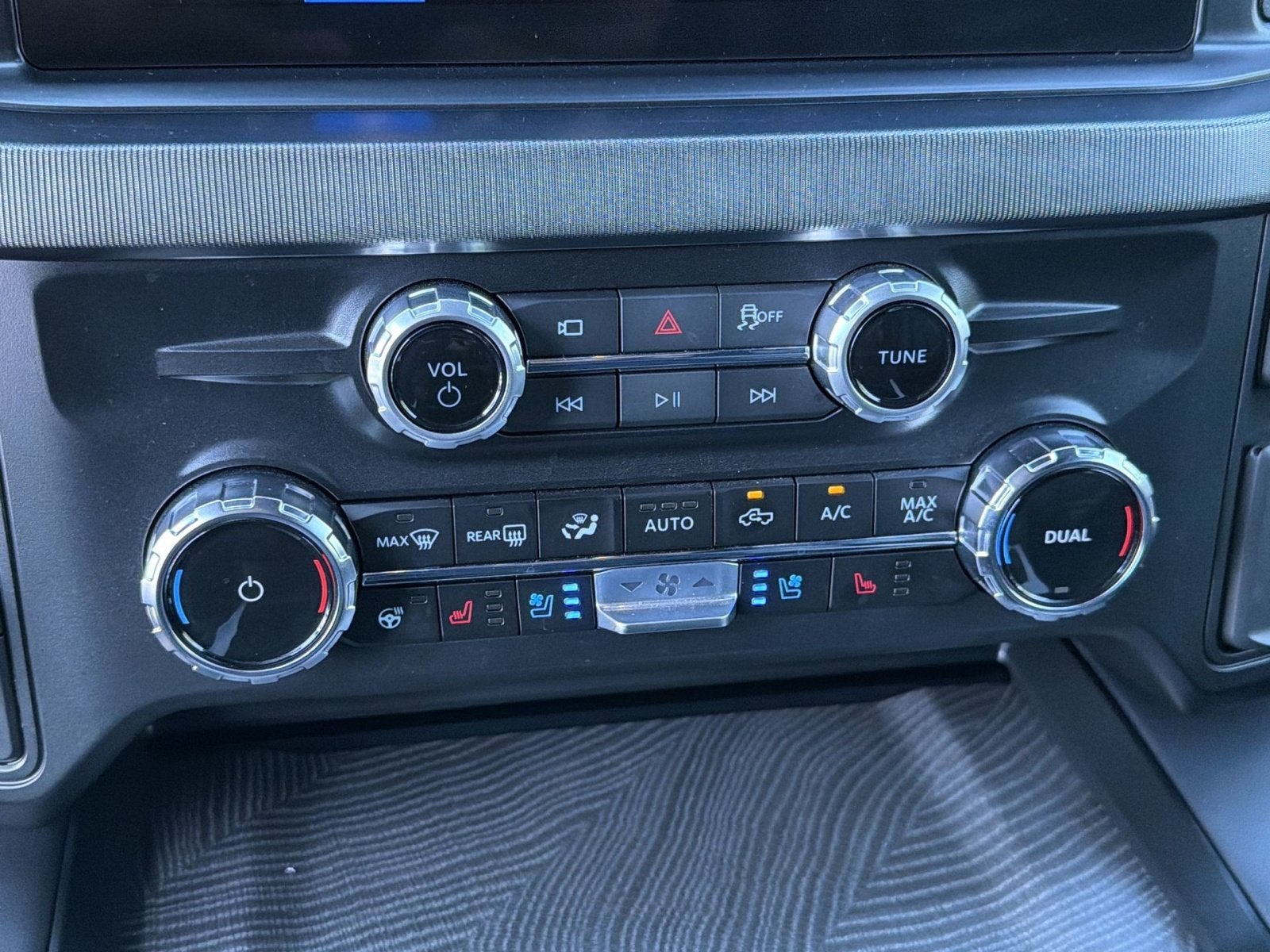 2025 Ford F-350SD Platinum