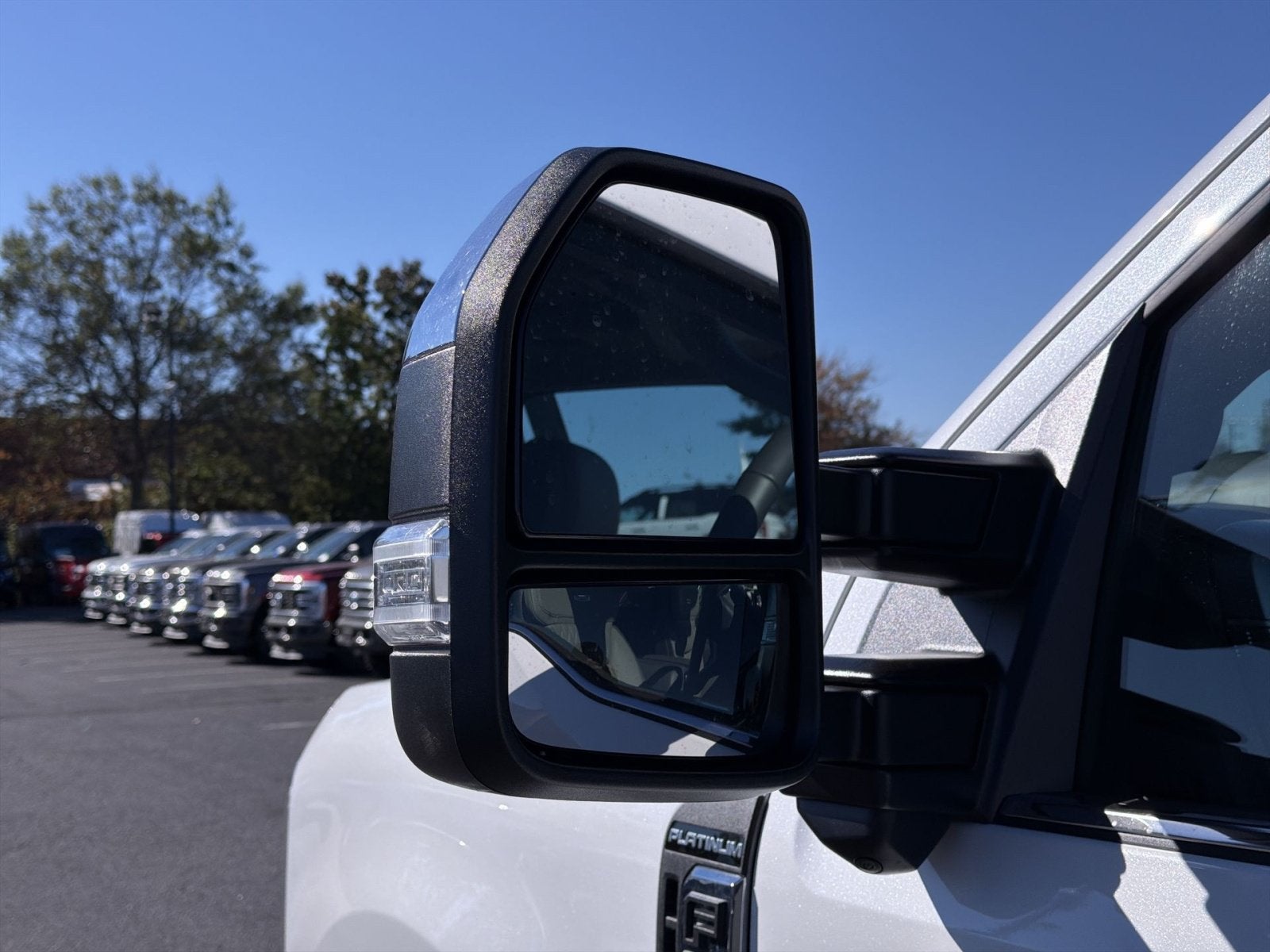 2027 Ford F-350SD Platinum