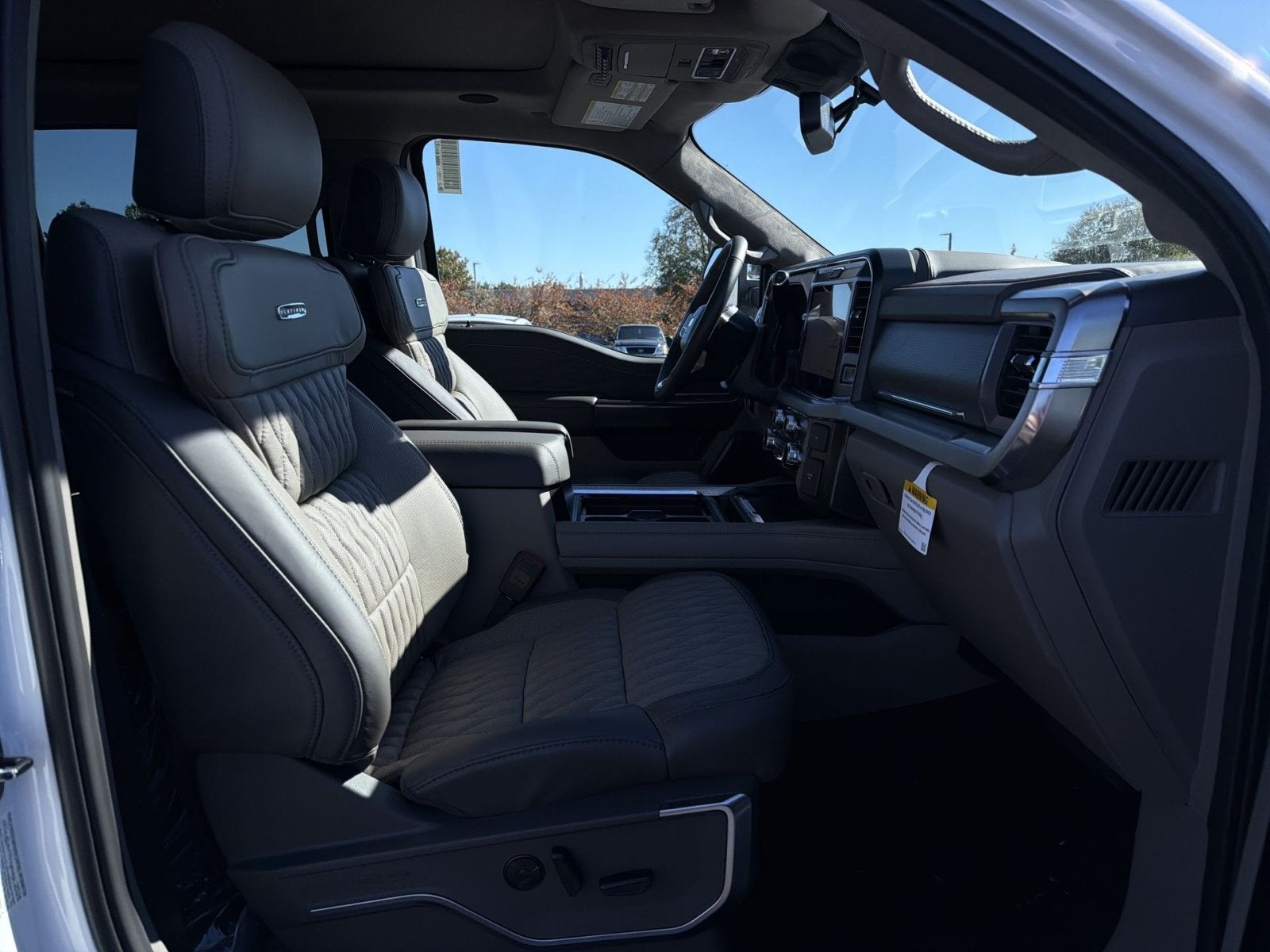 2027 Ford F-350SD Platinum