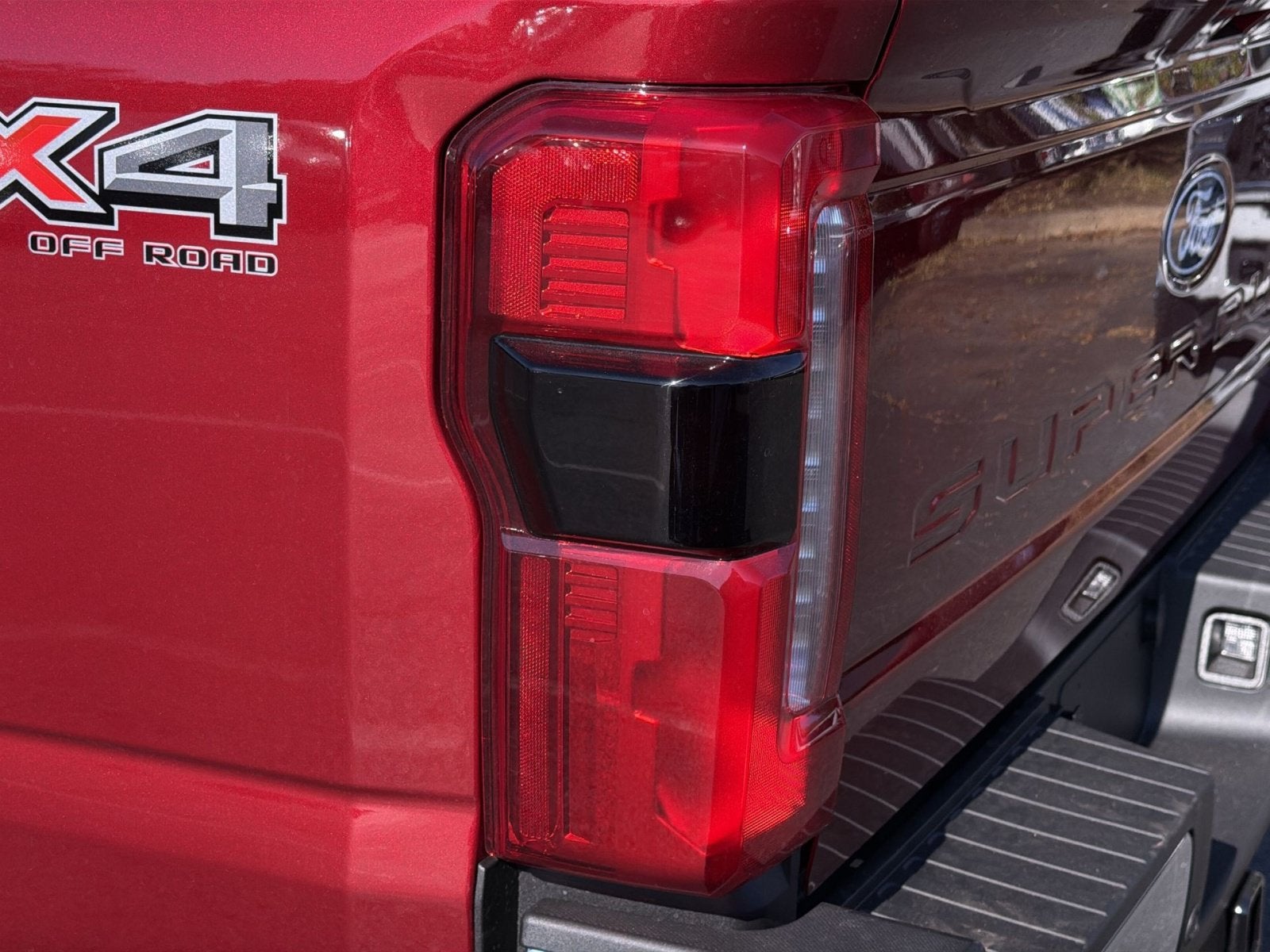 2027 Ford F-350SD Lariat