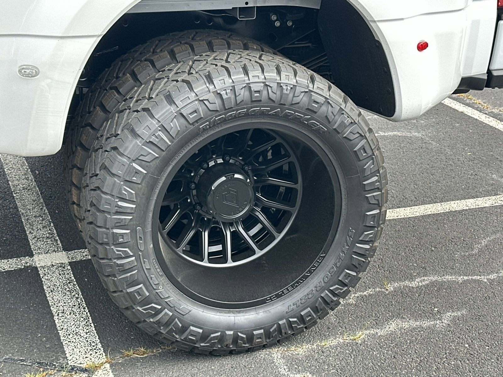 2025 Ford F-350SD Lariat