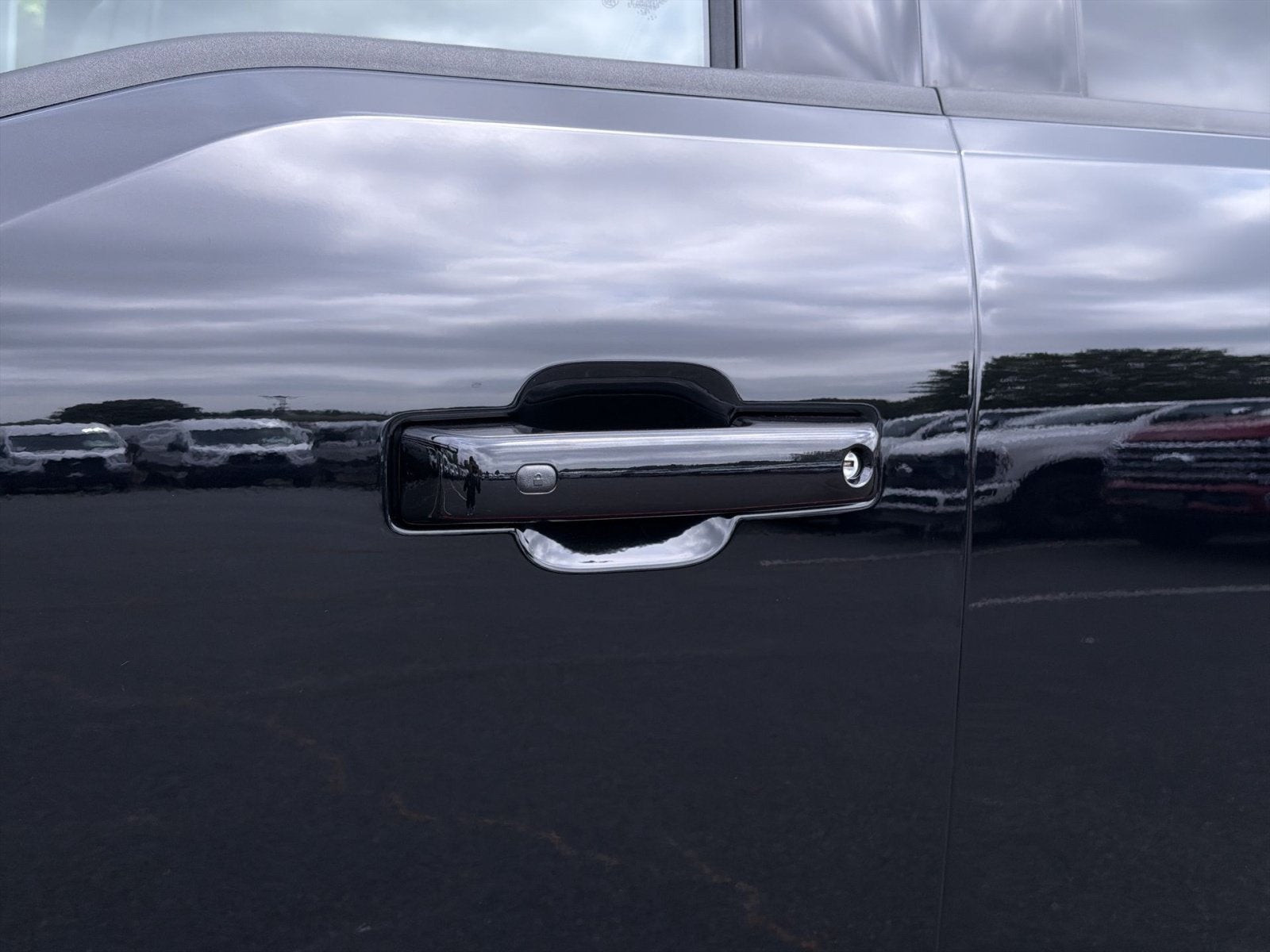 2025 Ford F-350SD Platinum Black Widow