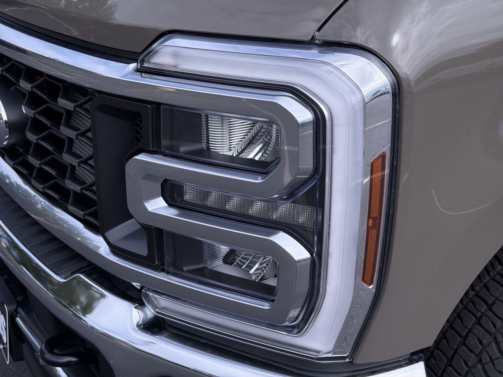 2027 Ford F-350SD Lariat