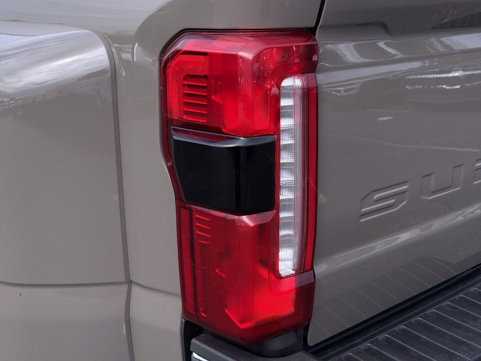 2027 Ford F-350SD Lariat