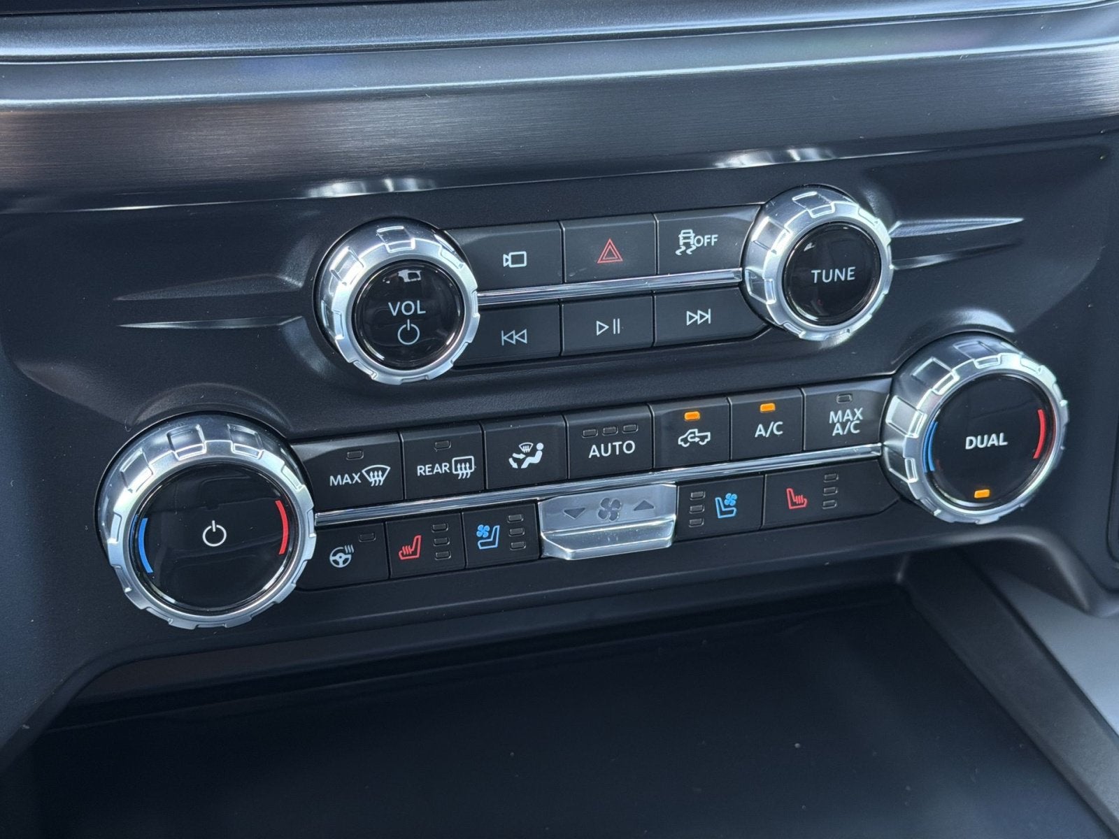 2027 Ford F-350SD Lariat