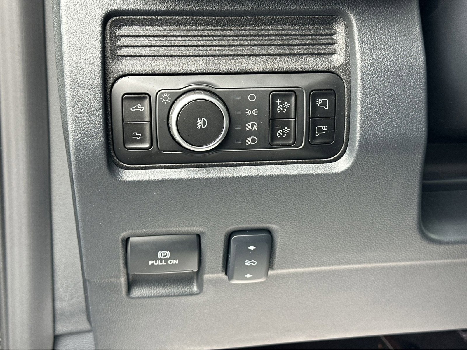 2025 Ford F-350SD Platinum Black Widow