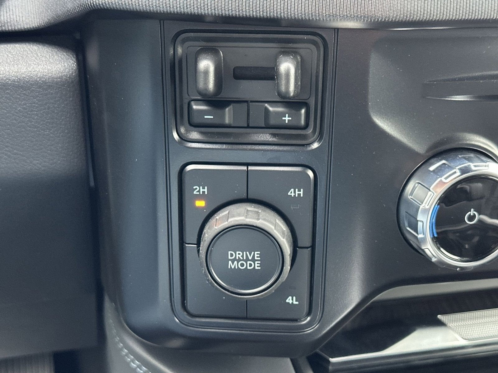 2025 Ford F-350SD Platinum Black Widow