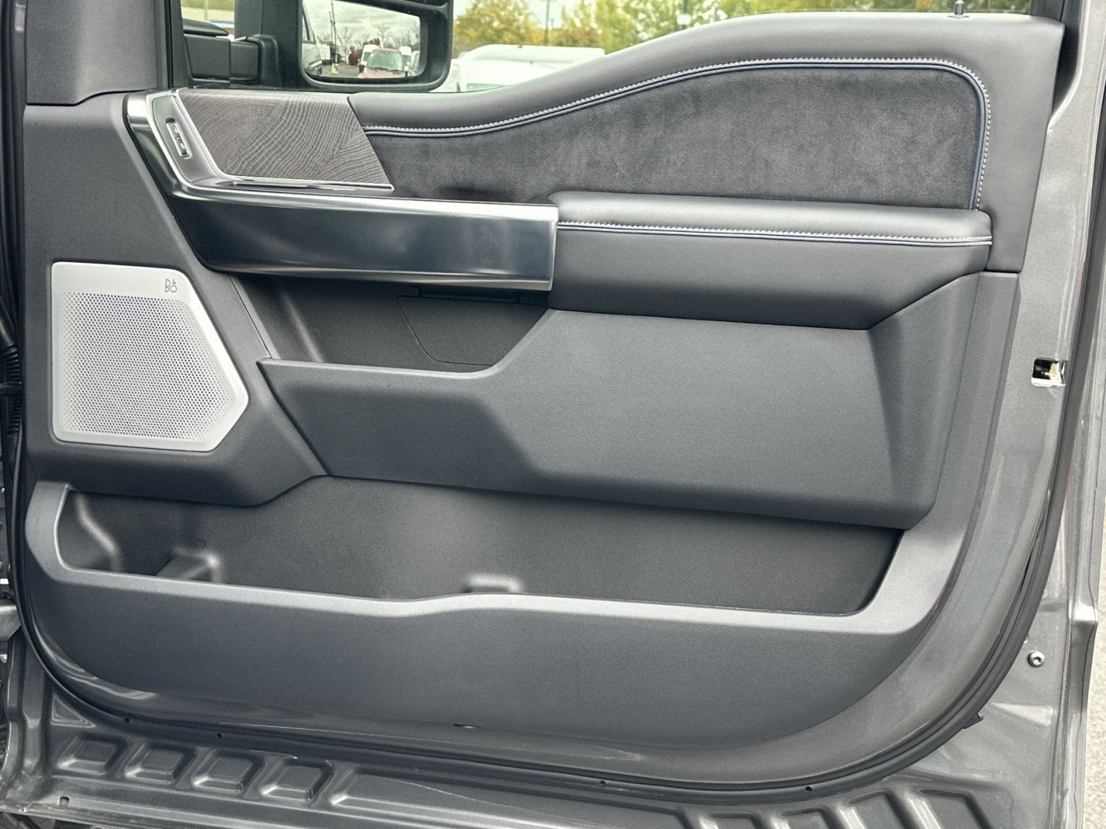 2025 Ford F-350SD Platinum Black Widow