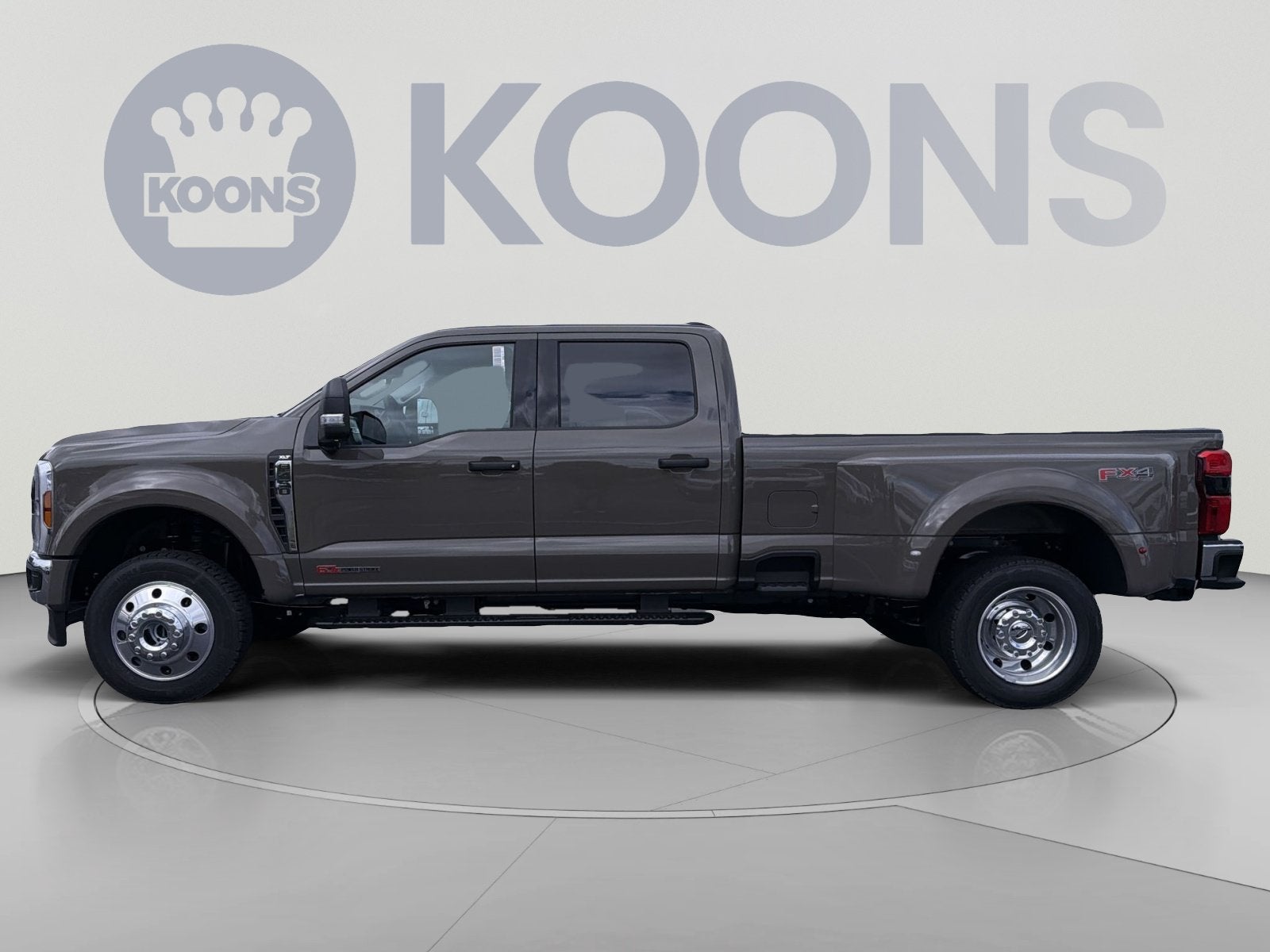 2027 Ford F-450SD XLT