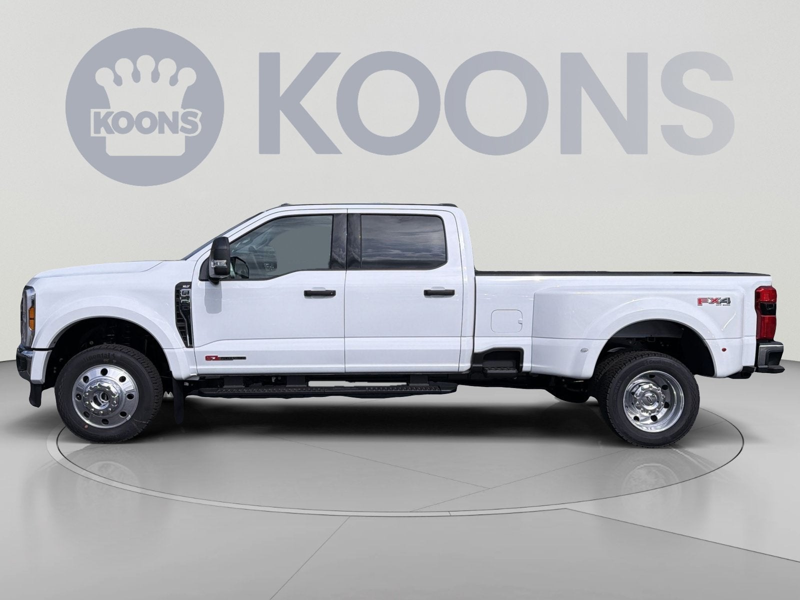 2027 Ford F-450SD XLT