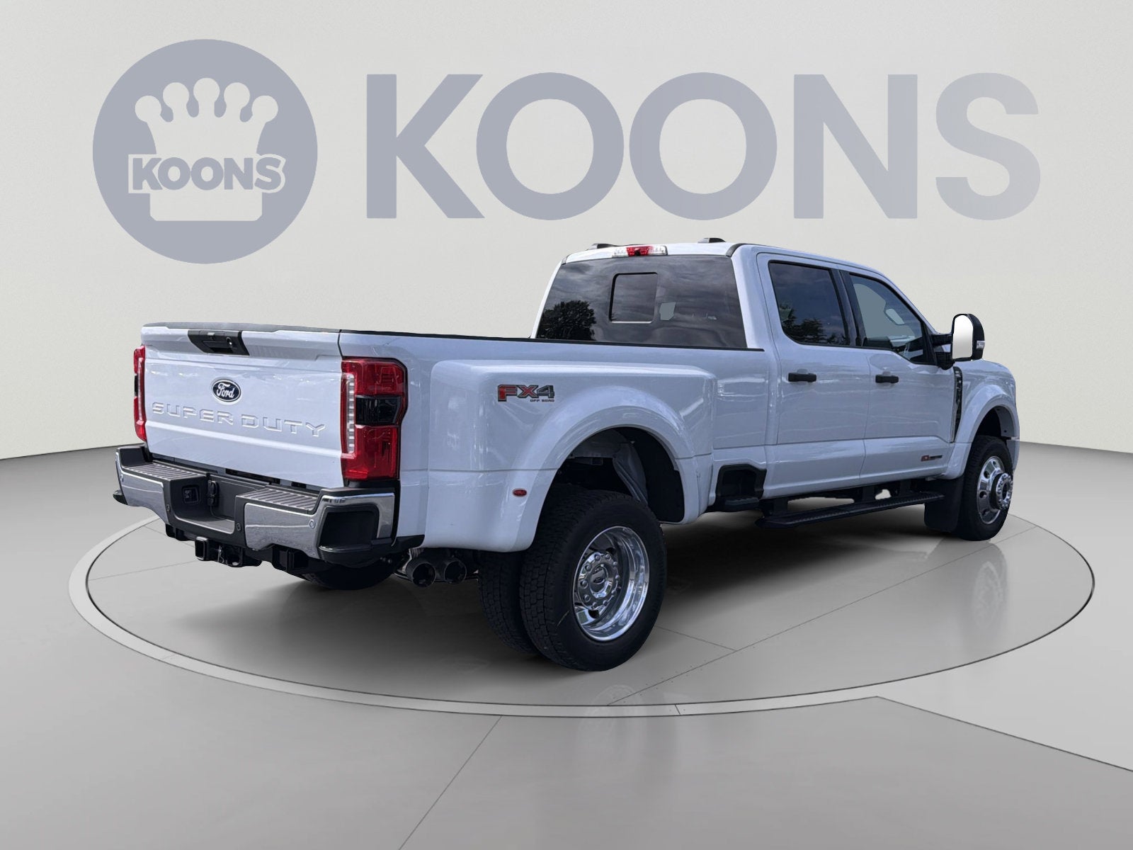2027 Ford F-450SD XLT