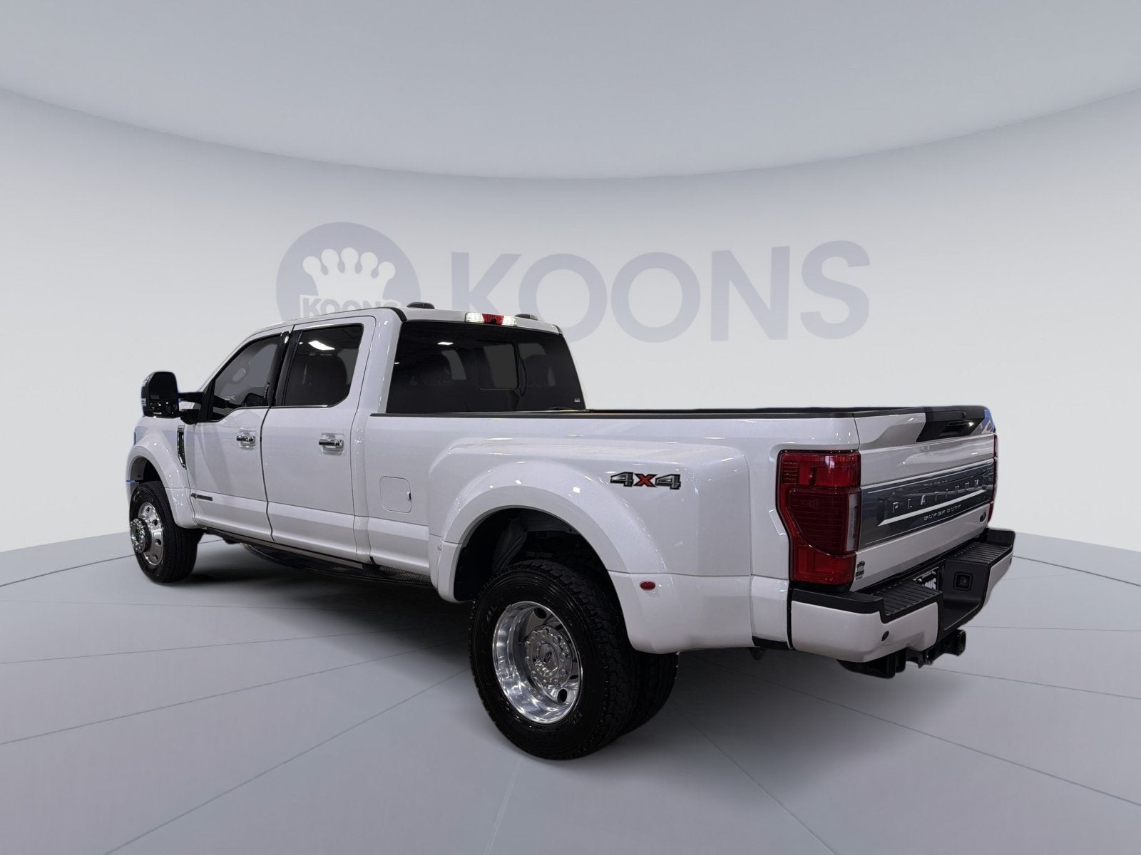 2022 Ford F-450SD Platinum