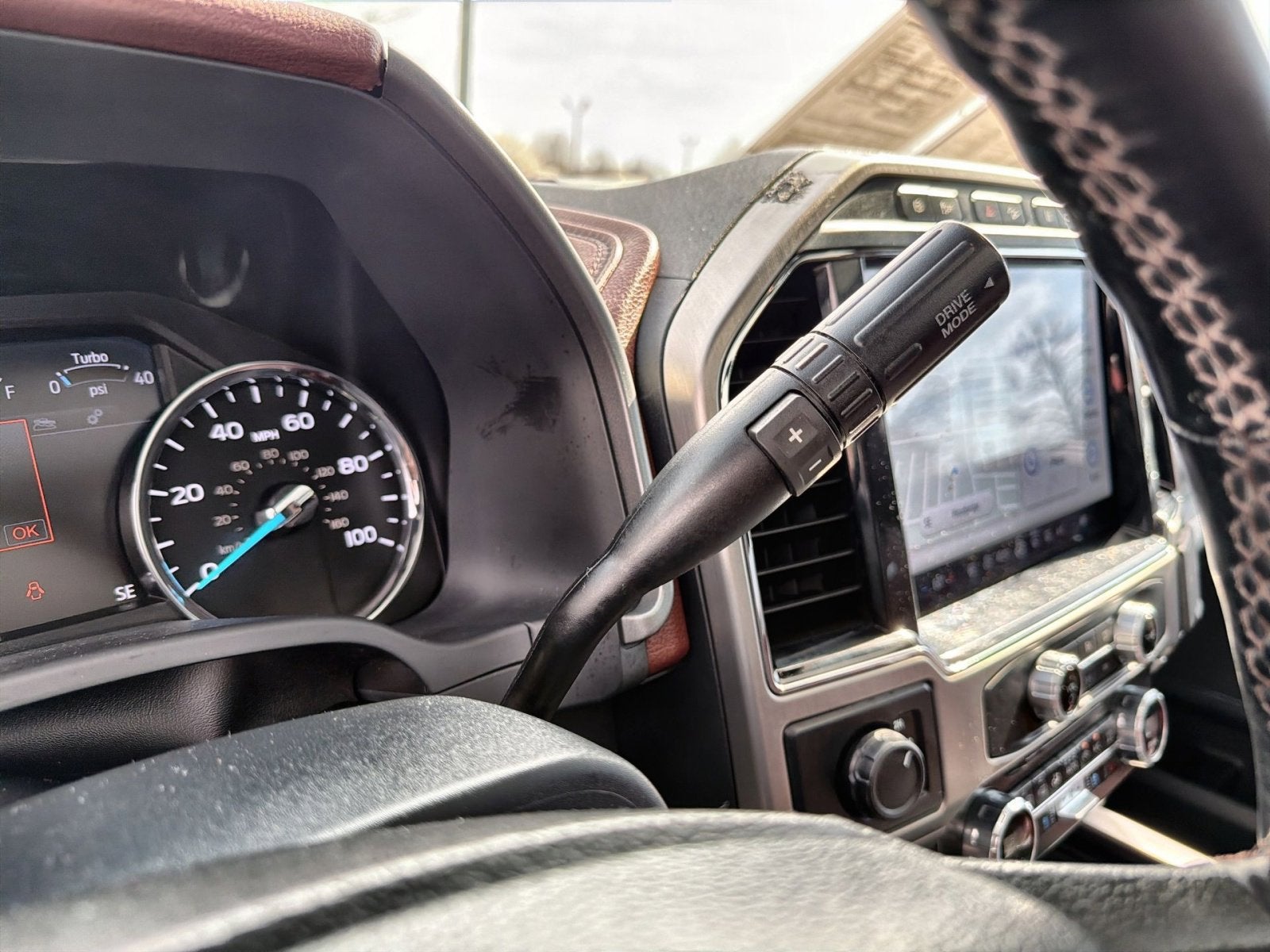 2022 Ford F-450SD Platinum