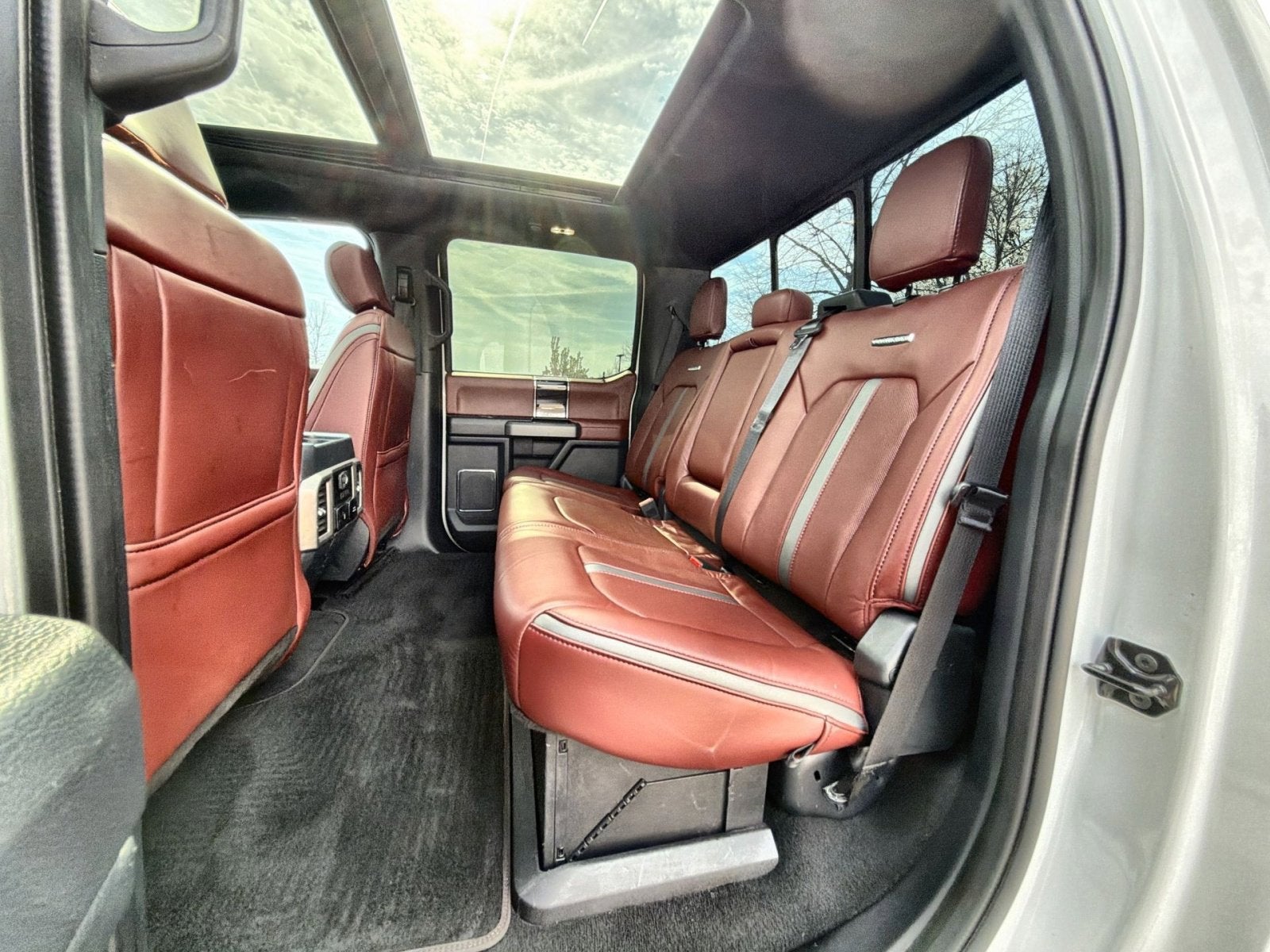 2022 Ford F-450SD Platinum