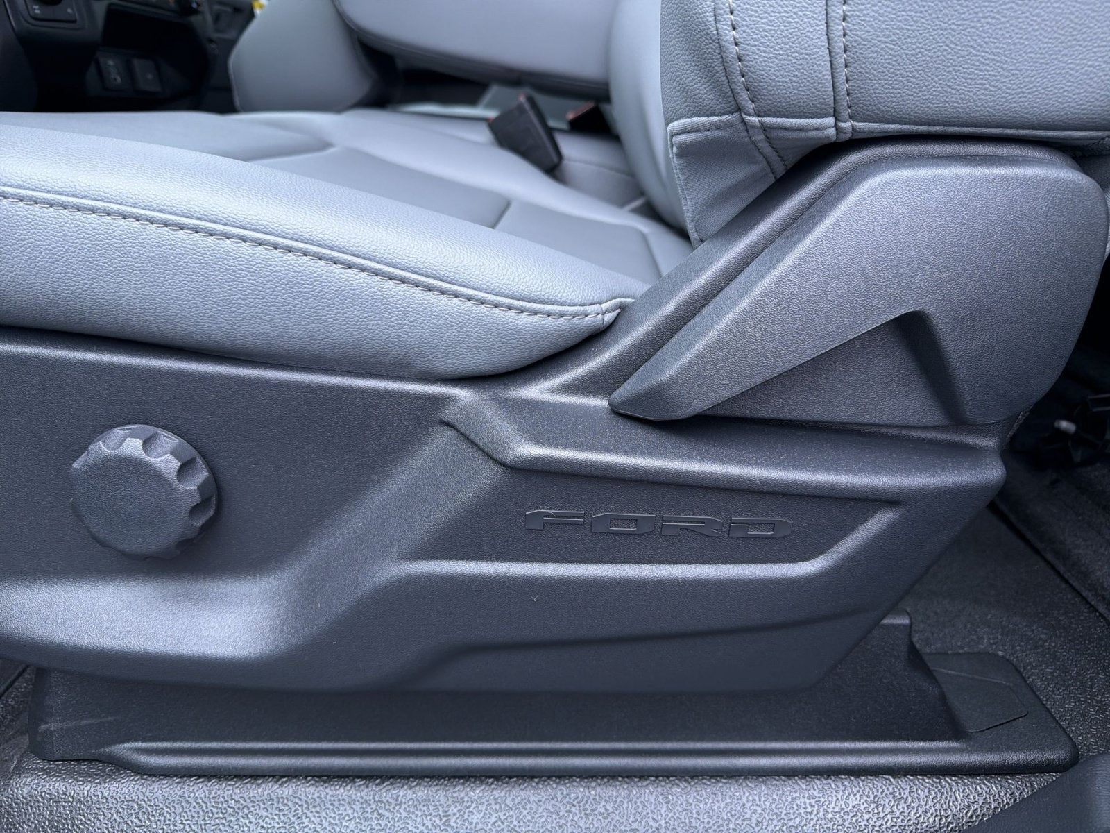 2027 Ford F-350SD XL