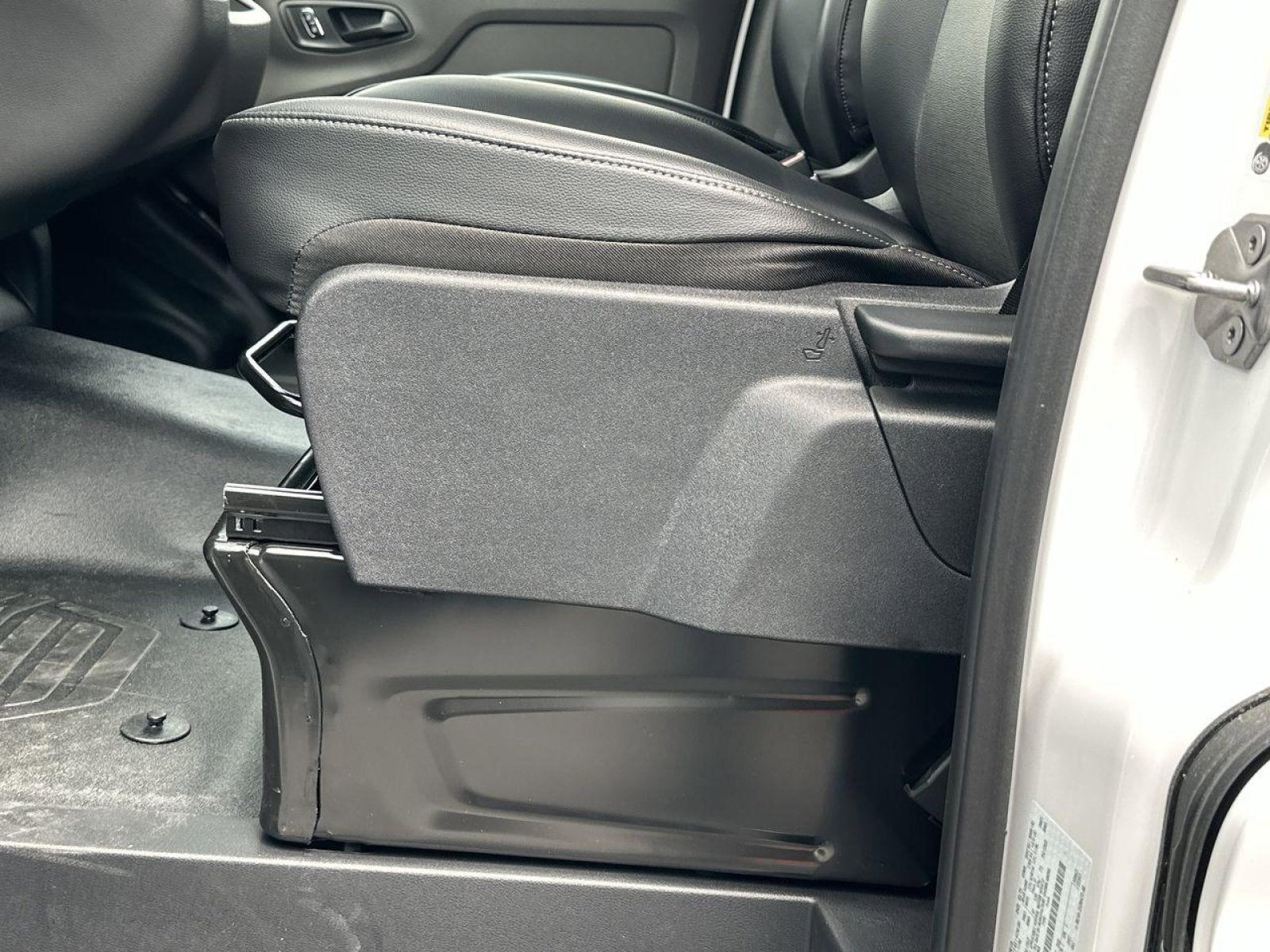 2025 Ford Transit-150 Low Roof