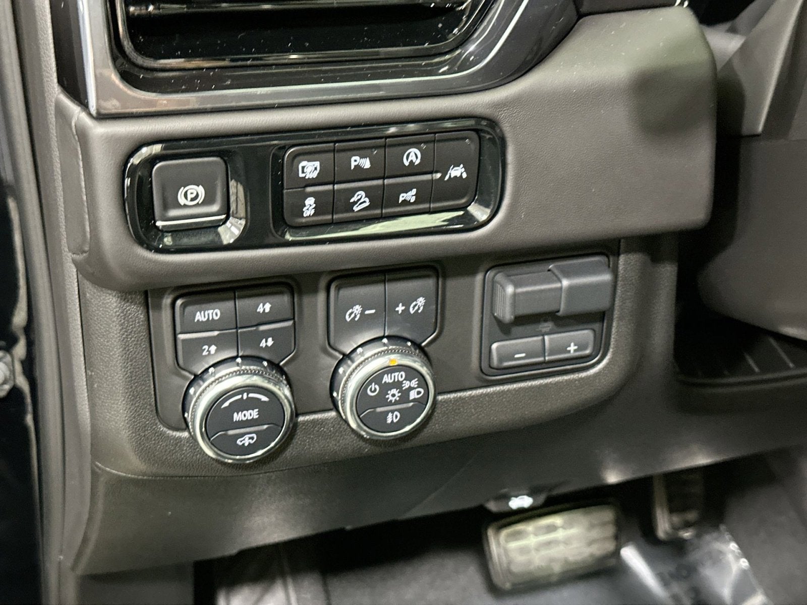 2025 GMC Yukon AT4 Ultimate