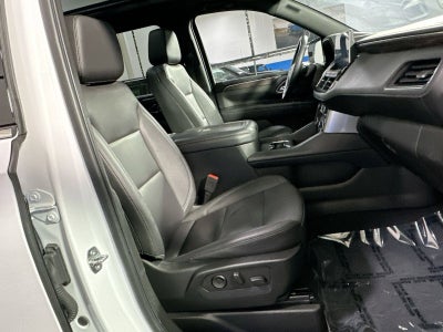 2023 Chevrolet Suburban LT