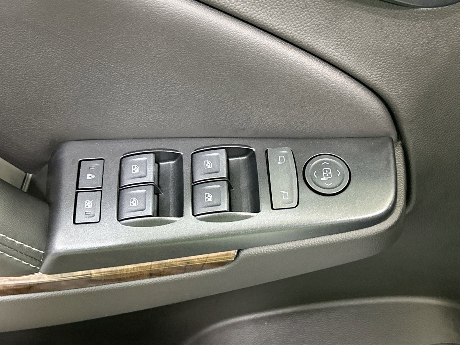 2018 Chevrolet Suburban LS