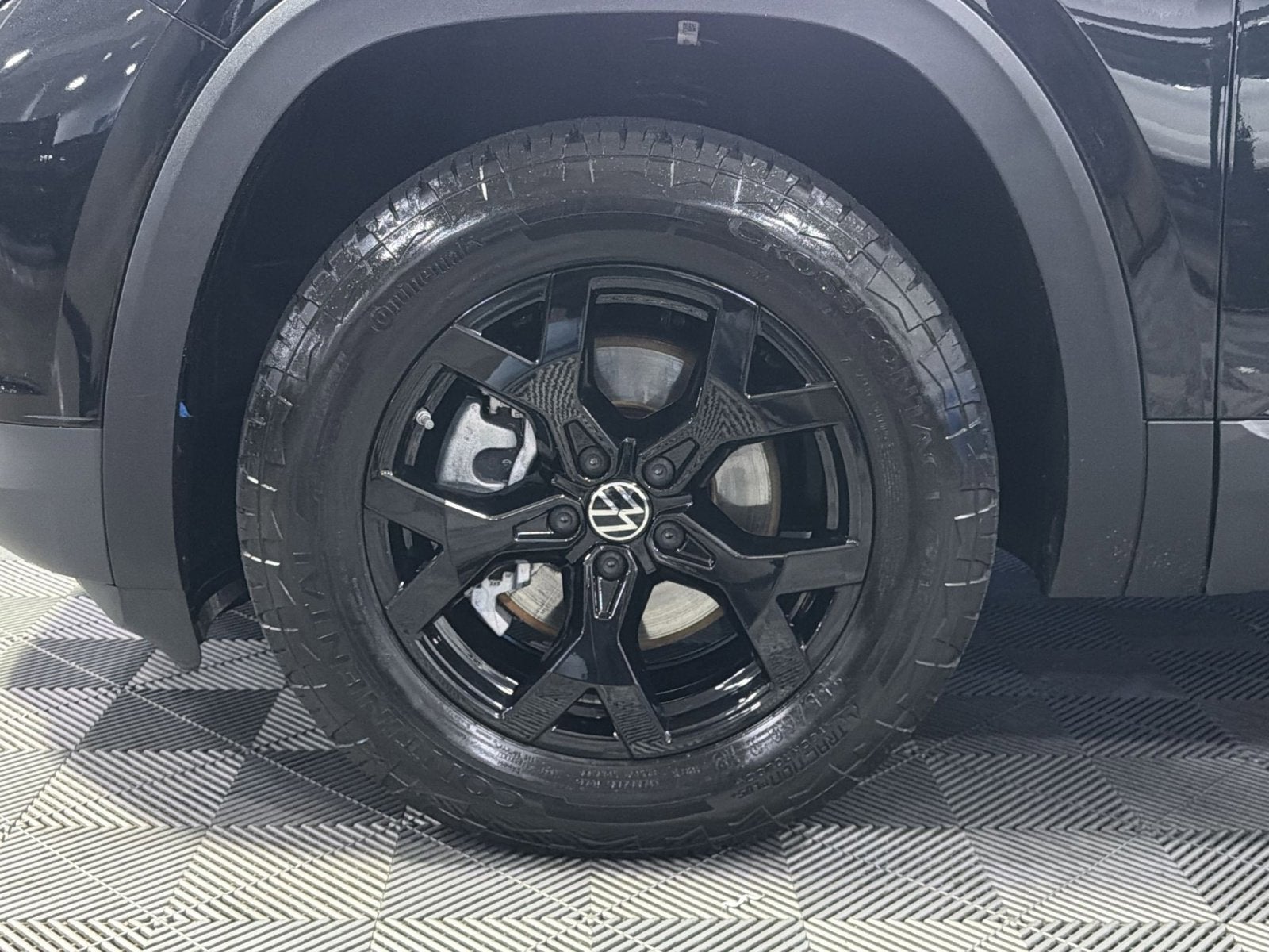 2024 Volkswagen Atlas 2.0T Peak Edition SEL
