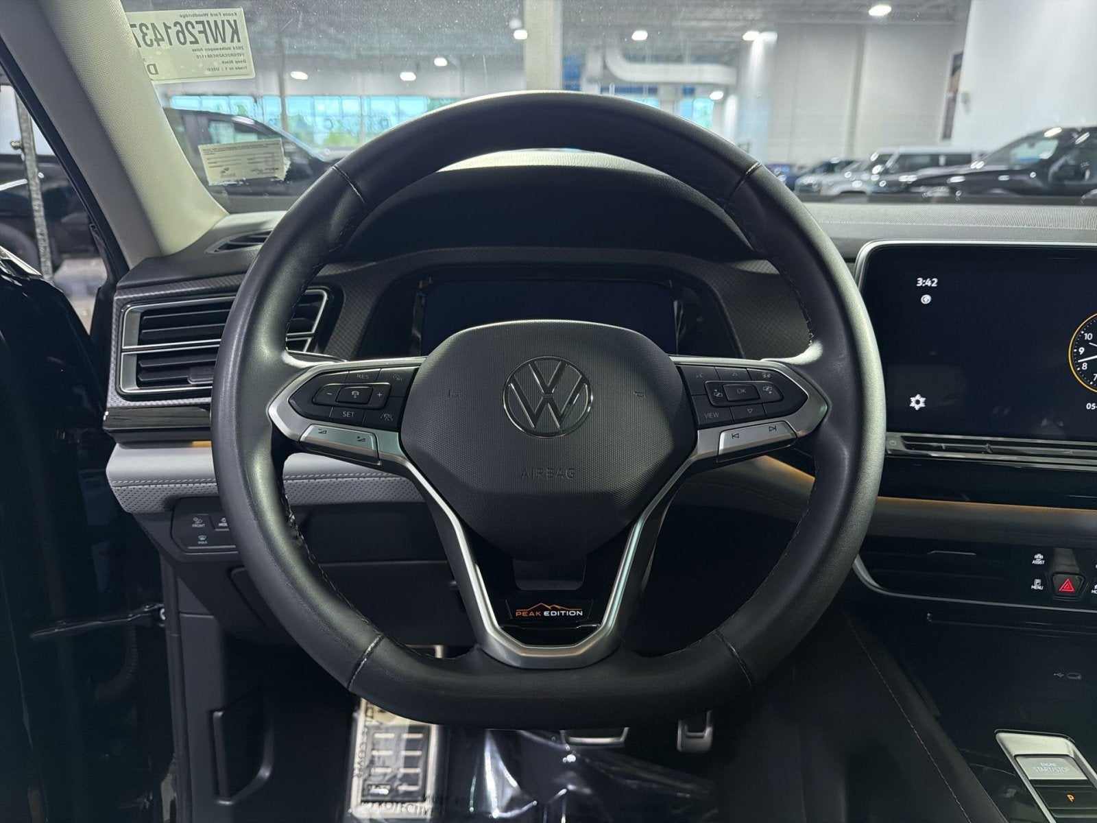 2024 Volkswagen Atlas 2.0T Peak Edition SEL