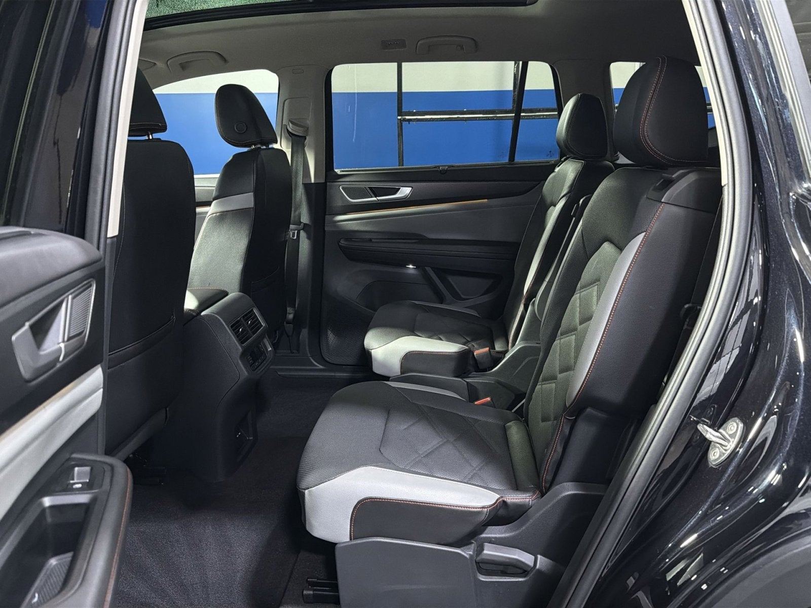 2024 Volkswagen Atlas 2.0T Peak Edition SEL