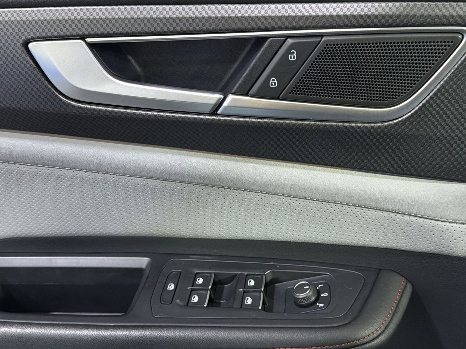 2024 Volkswagen Atlas 2.0T Peak Edition SEL