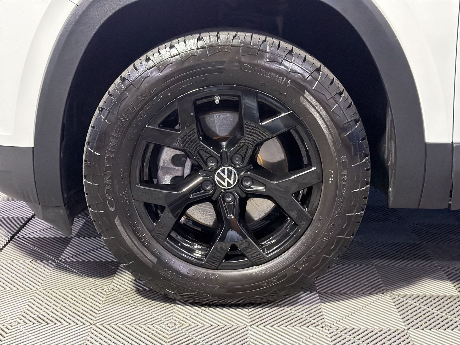 2024 Volkswagen Atlas 2.0T Peak Edition SEL