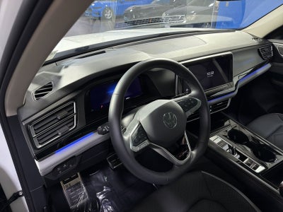 2024 Volkswagen Atlas 2.0T Peak Edition SEL