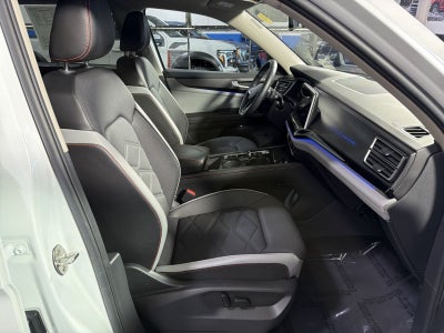 2024 Volkswagen Atlas 2.0T Peak Edition SEL
