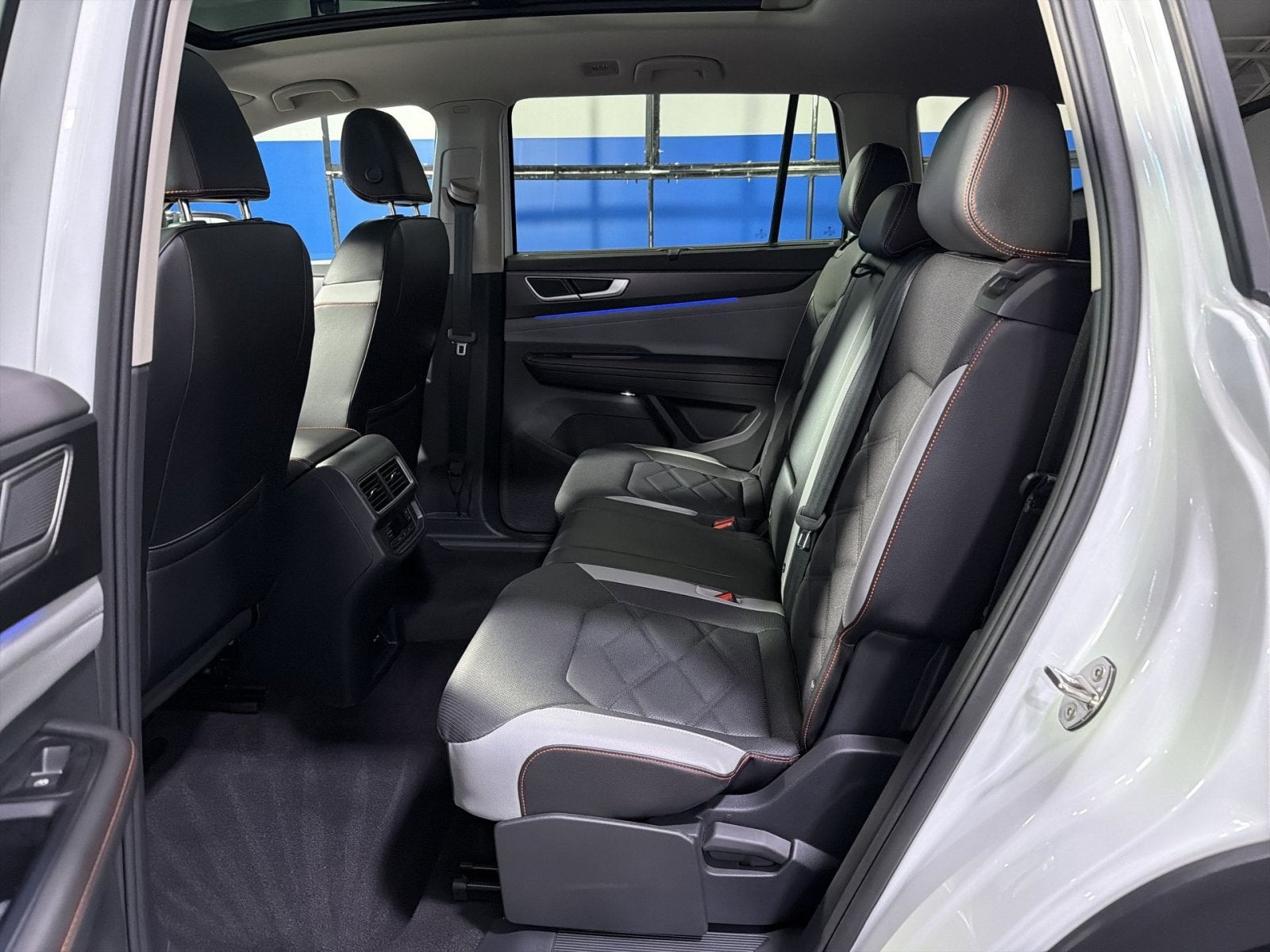 2024 Volkswagen Atlas 2.0T Peak Edition SEL