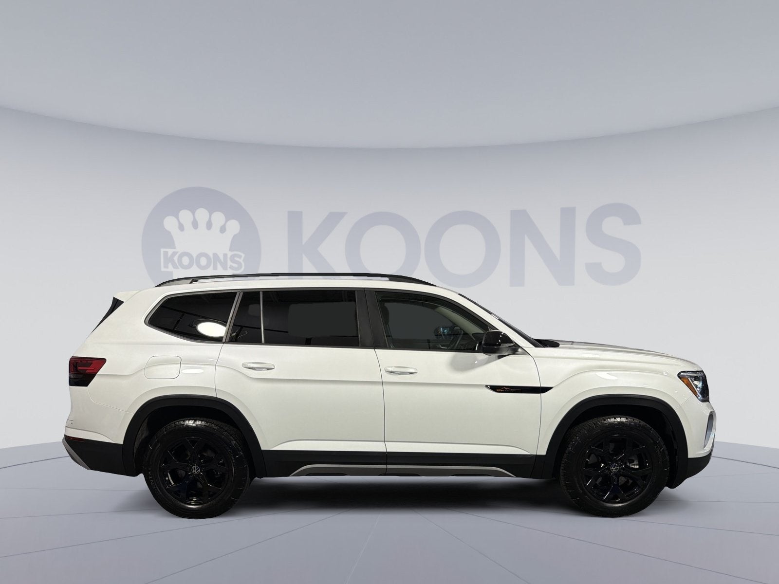 2024 Volkswagen Atlas 2.0T Peak Edition SEL