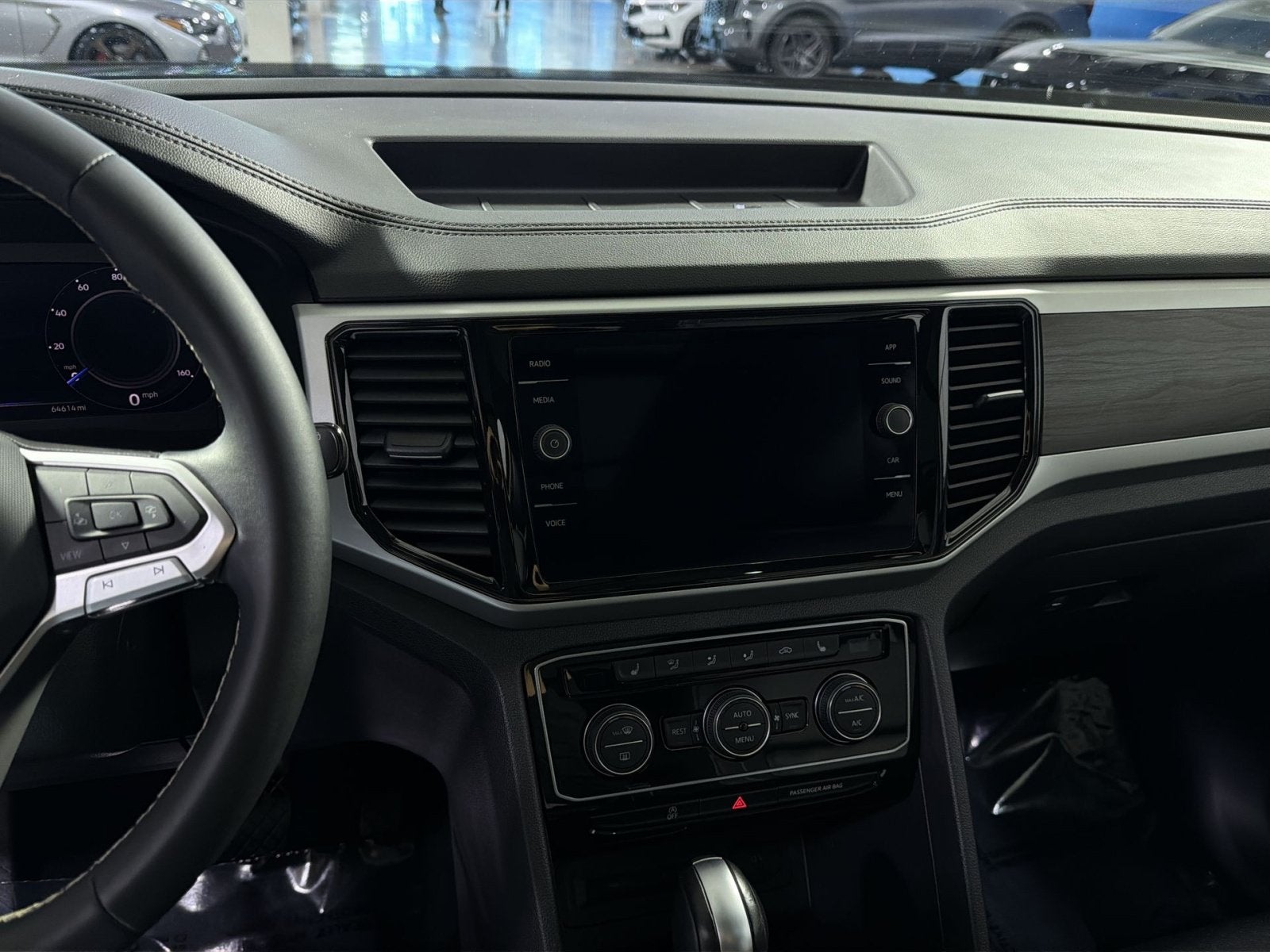 2023 Volkswagen Atlas 3.6L V6 SE w/Technology