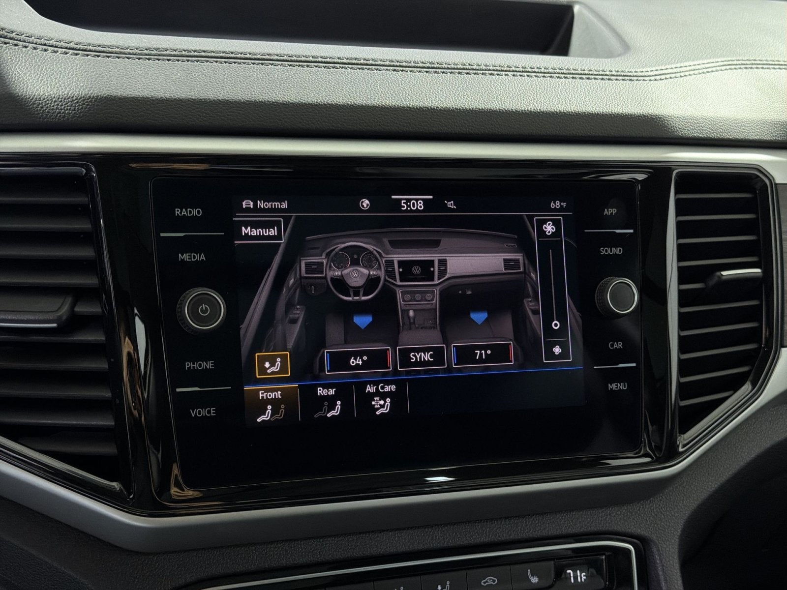 2023 Volkswagen Atlas 3.6L V6 SE w/Technology