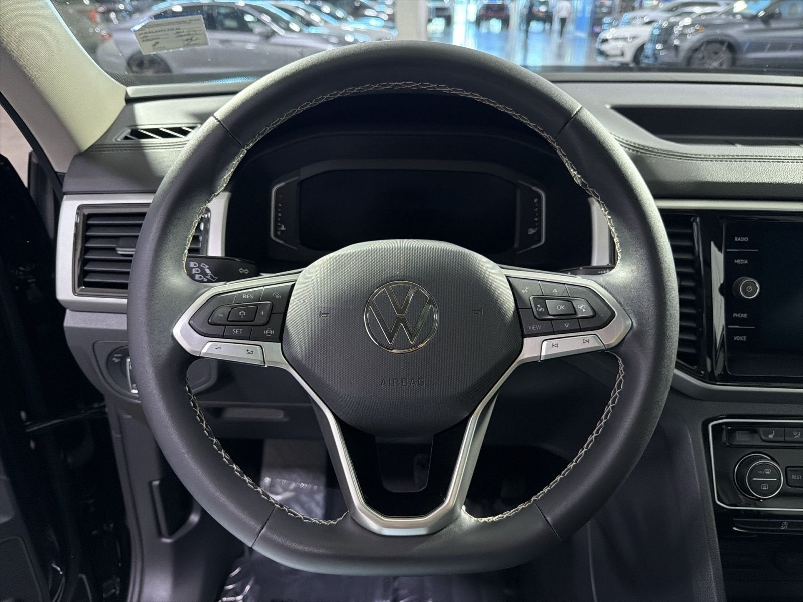 2023 Volkswagen Atlas 3.6L V6 SE w/Technology