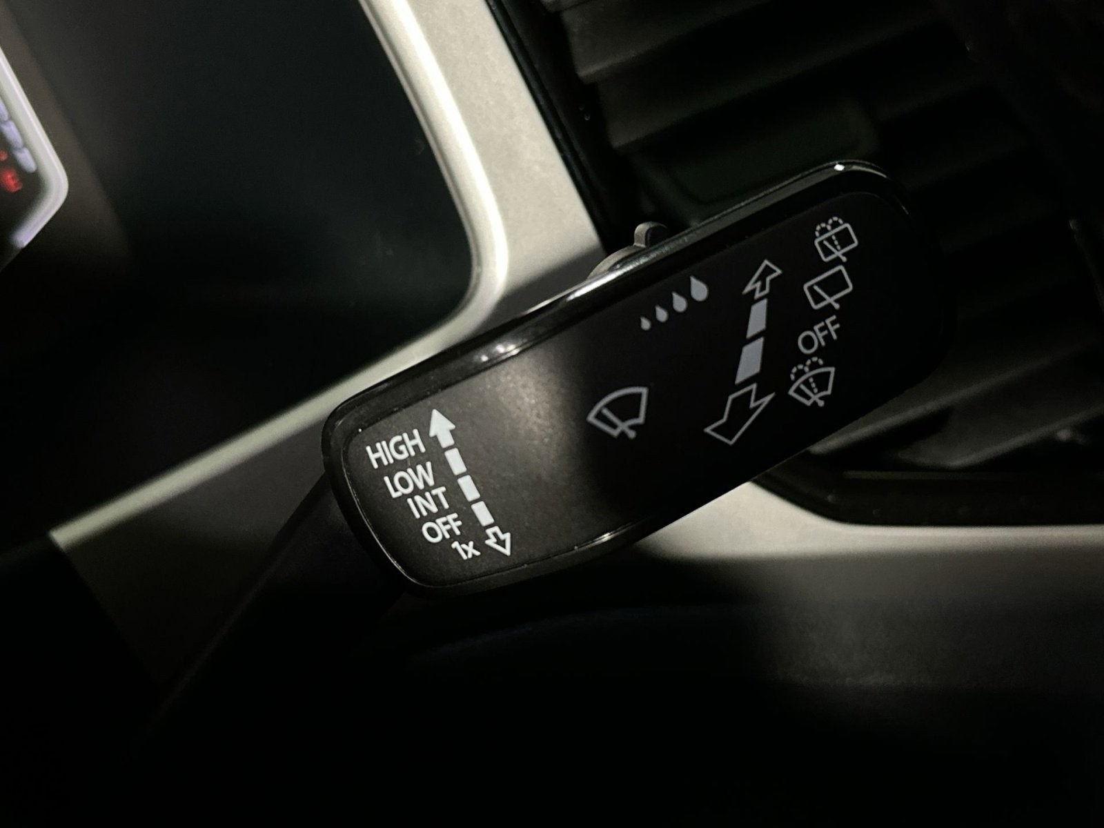 2023 Volkswagen Atlas 3.6L V6 SEL R-Line