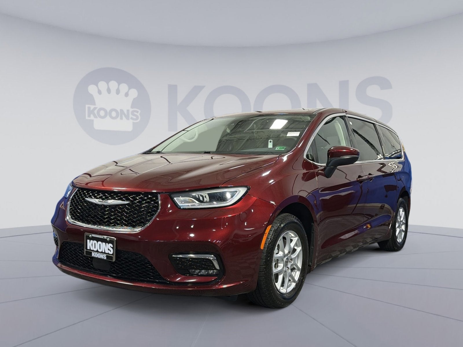 2023 Chrysler Pacifica Touring L's photo