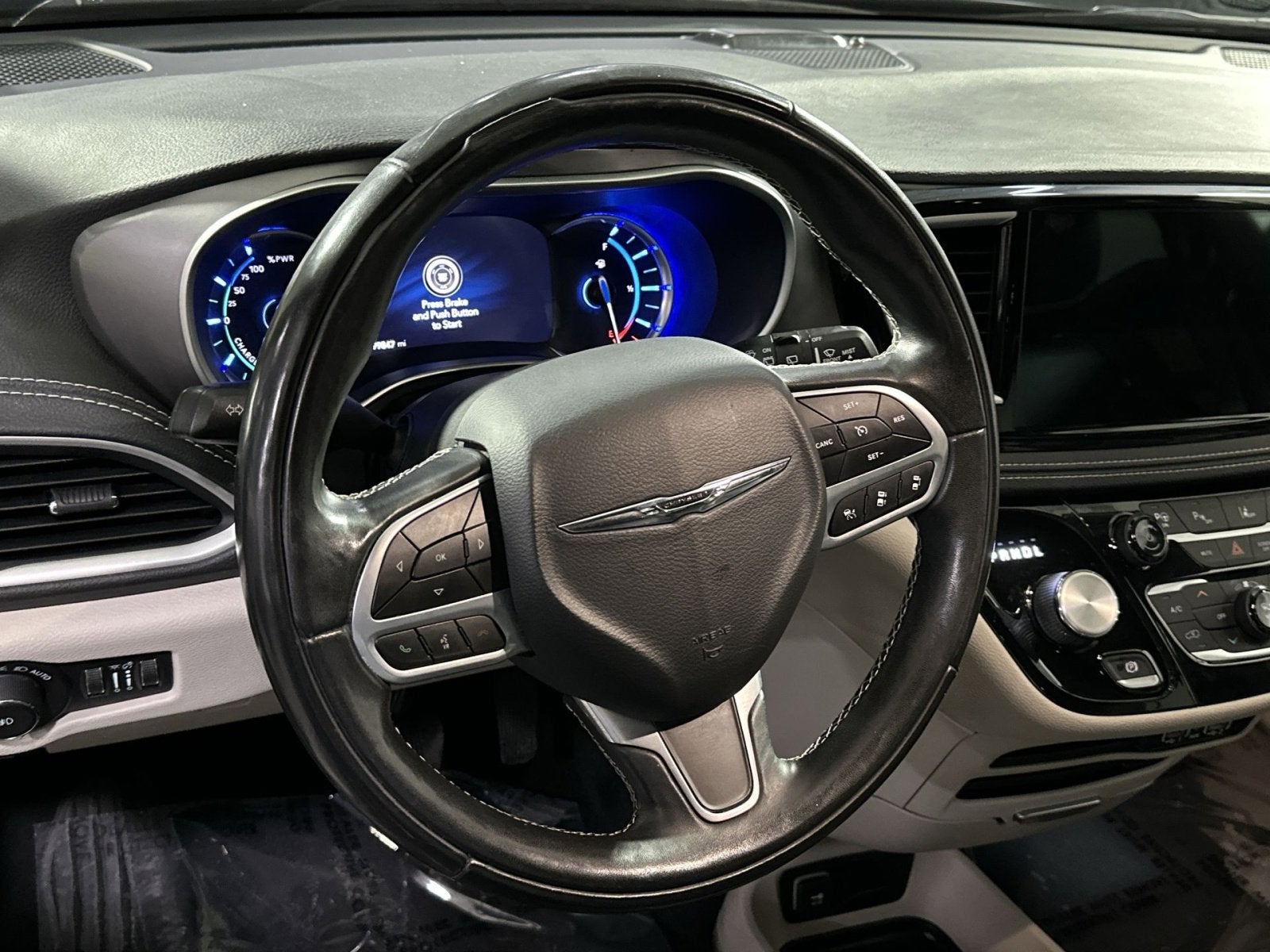 2022 Chrysler Pacifica Hybrid Touring L